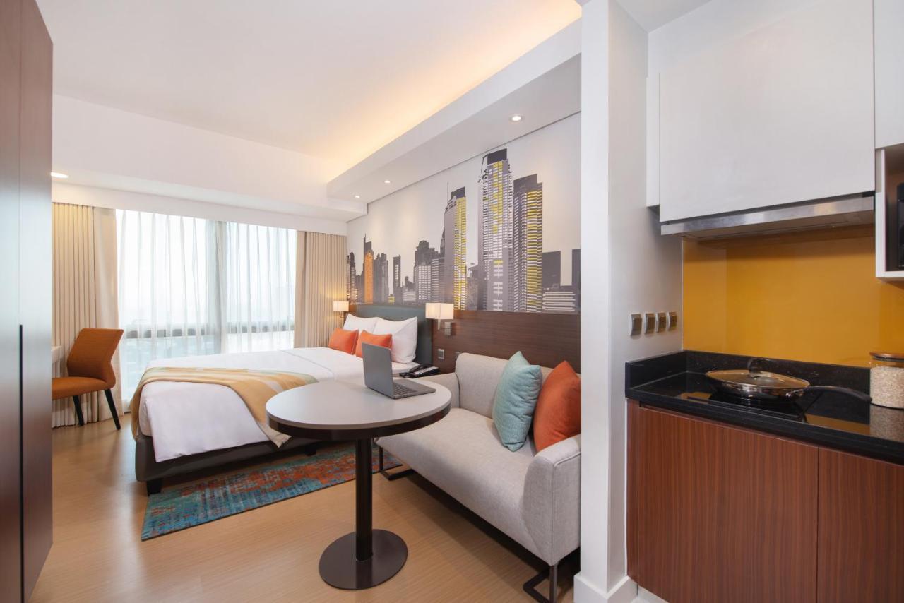 Citadines Benavidez Makati Hotell Makati City Exteriör bild