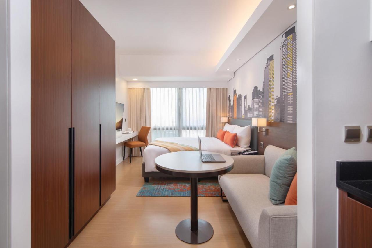 Citadines Benavidez Makati Hotell Makati City Exteriör bild